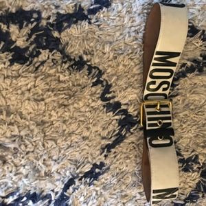 Moschino belt